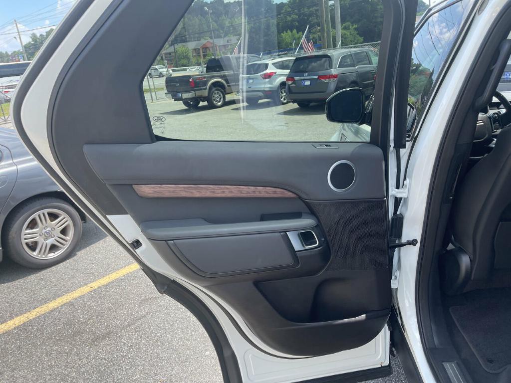 2018 Land Rover Discovery Image 39