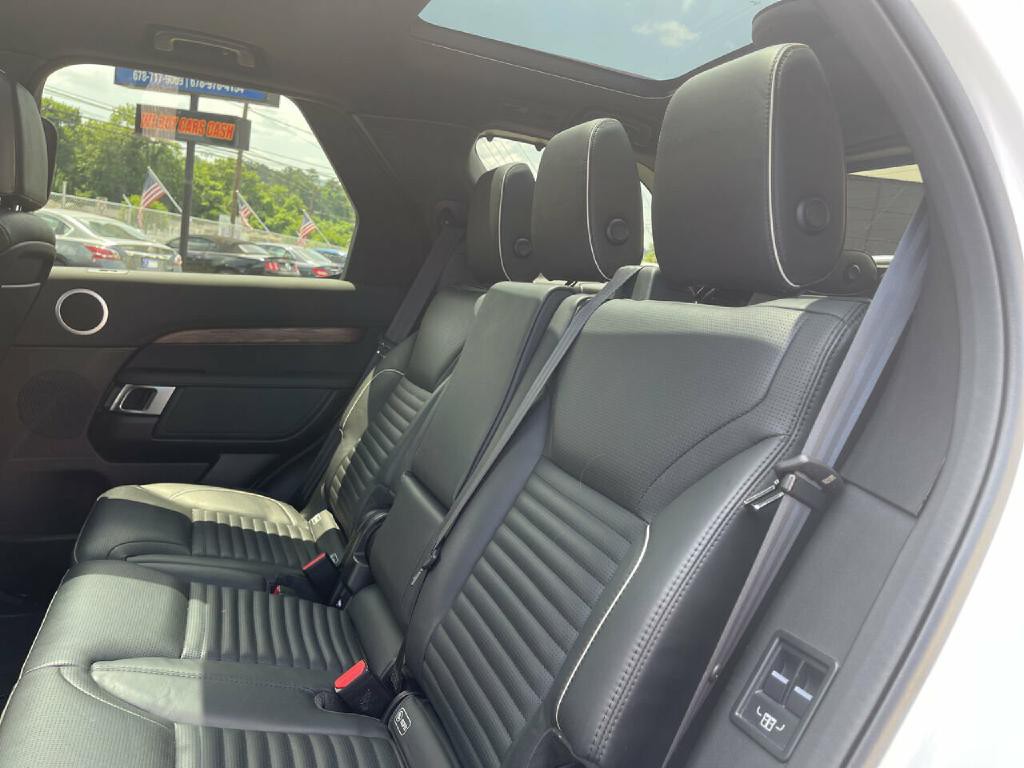 2018 Land Rover Discovery Image 41