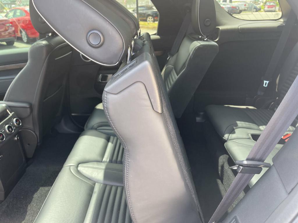 2018 Land Rover Discovery Image 44