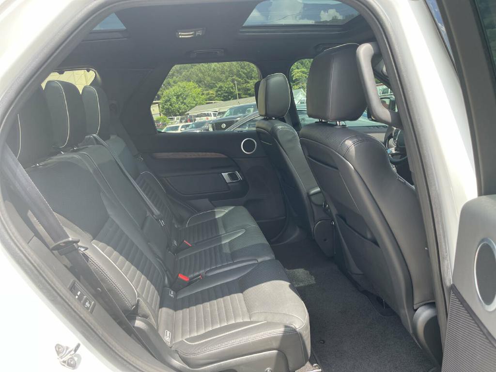 2018 Land Rover Discovery Image 52