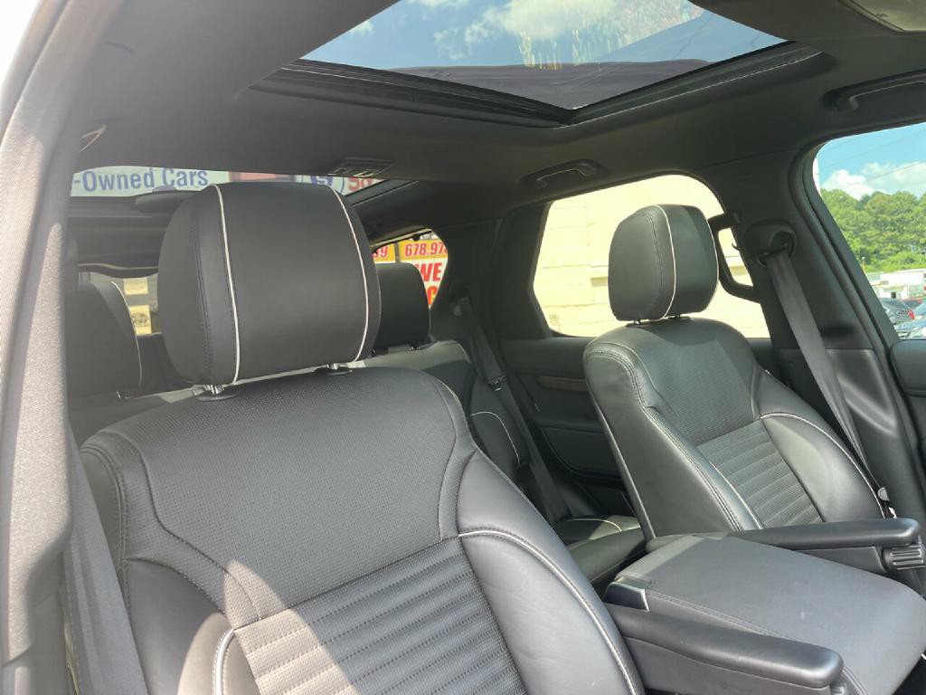 2018 Land Rover Discovery Image 62