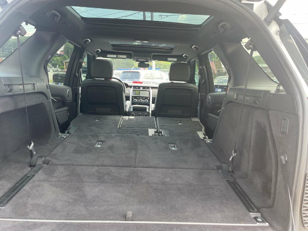 2018 Land Rover Discovery Image 70