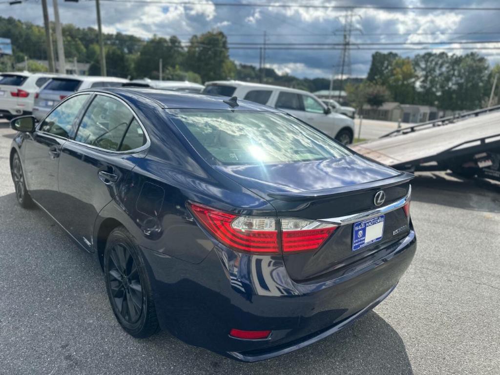 2013 Lexus ES 300 Image 8