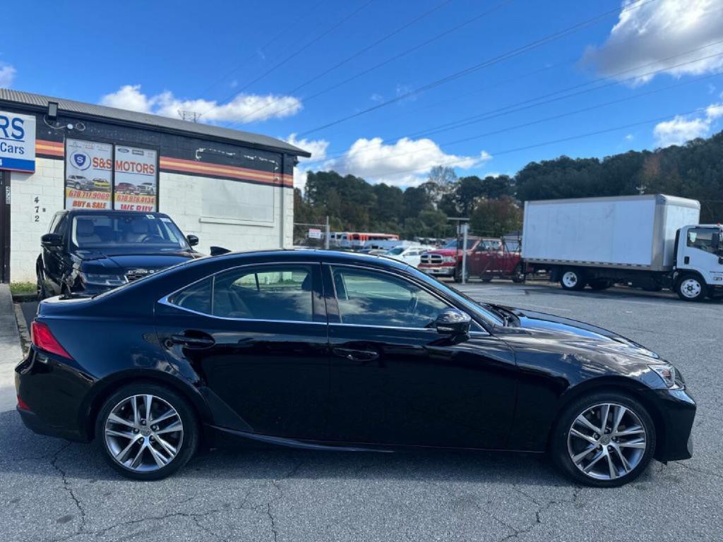 2019 Lexus IS 300 Image 9