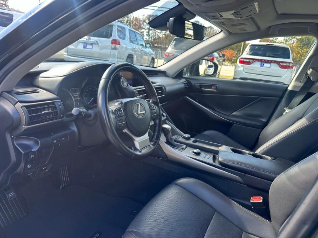 2019 Lexus IS 300 Image 14