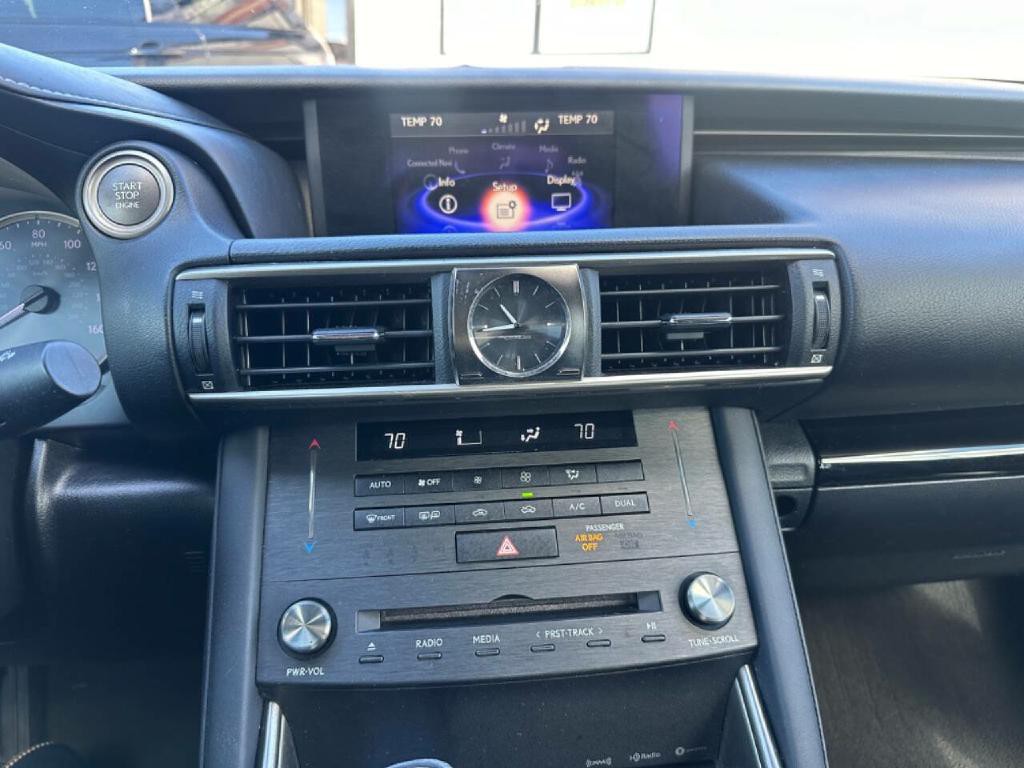 2019 Lexus IS 300 Image 16