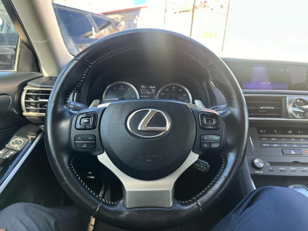 2019 Lexus IS 300 Image 17
