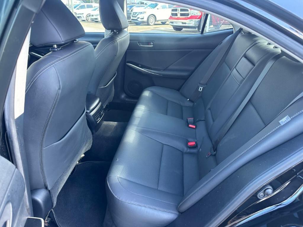 2019 Lexus IS 300 Image 30