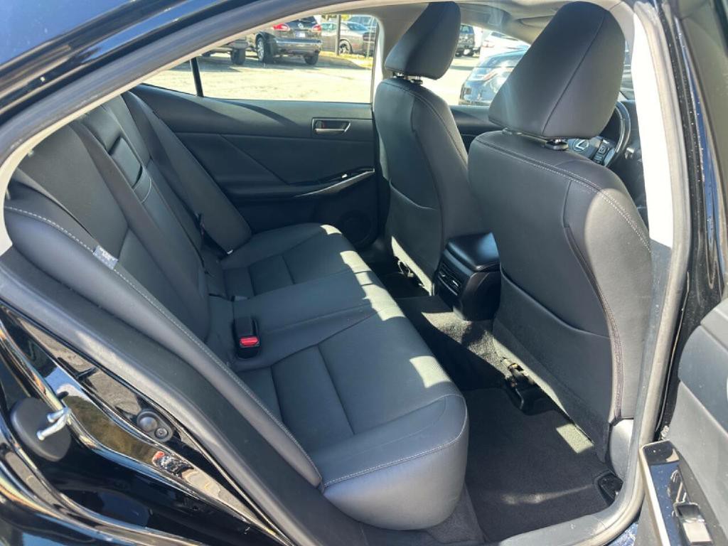 2019 Lexus IS 300 Image 35