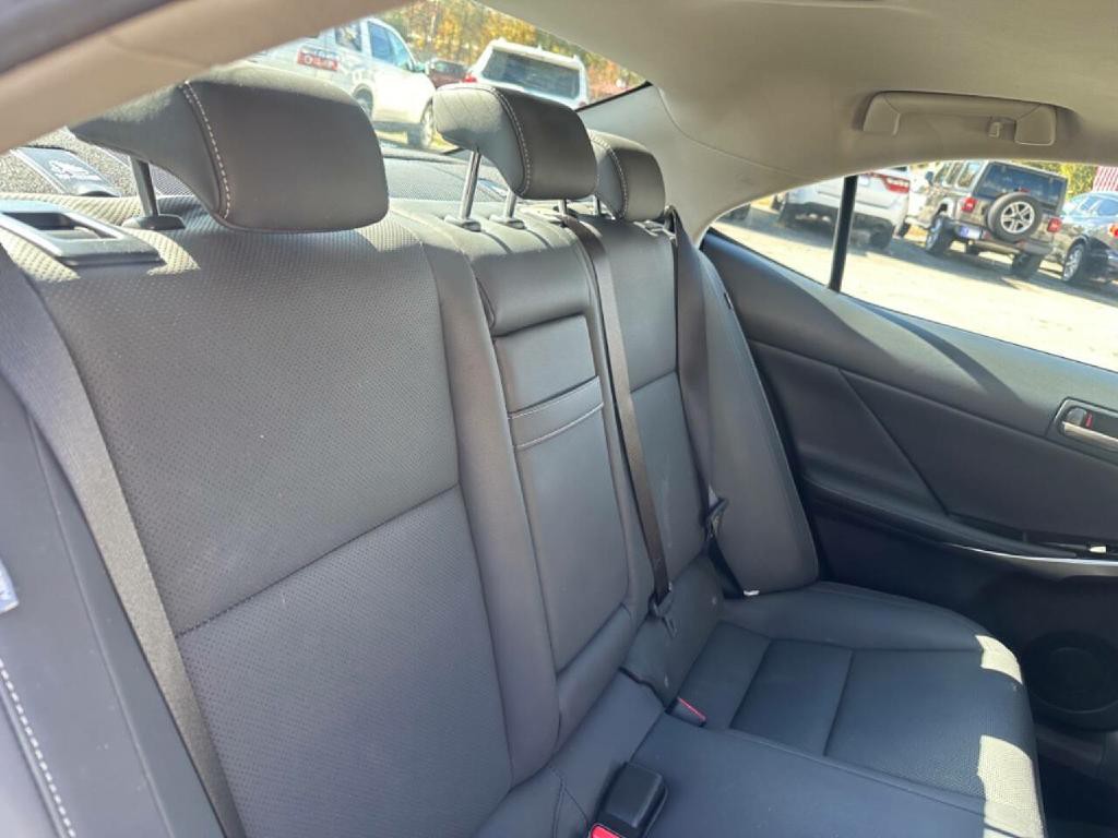 2019 Lexus IS 300 Image 36