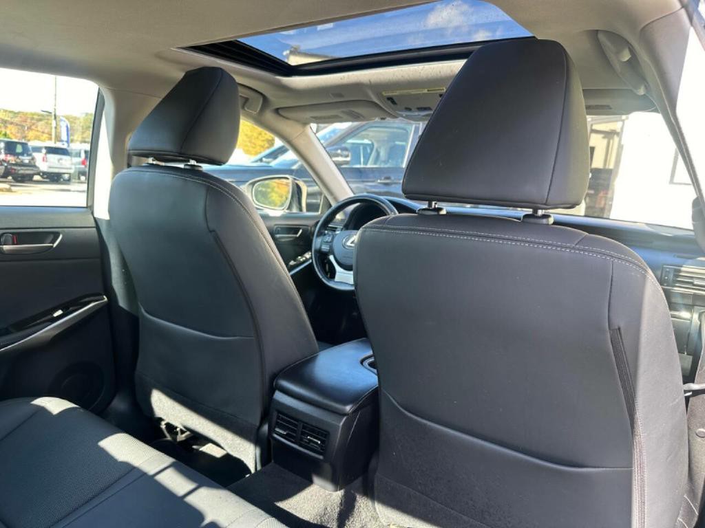 2019 Lexus IS 300 Image 37