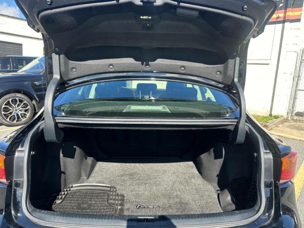 2019 Lexus IS 300 Image 42