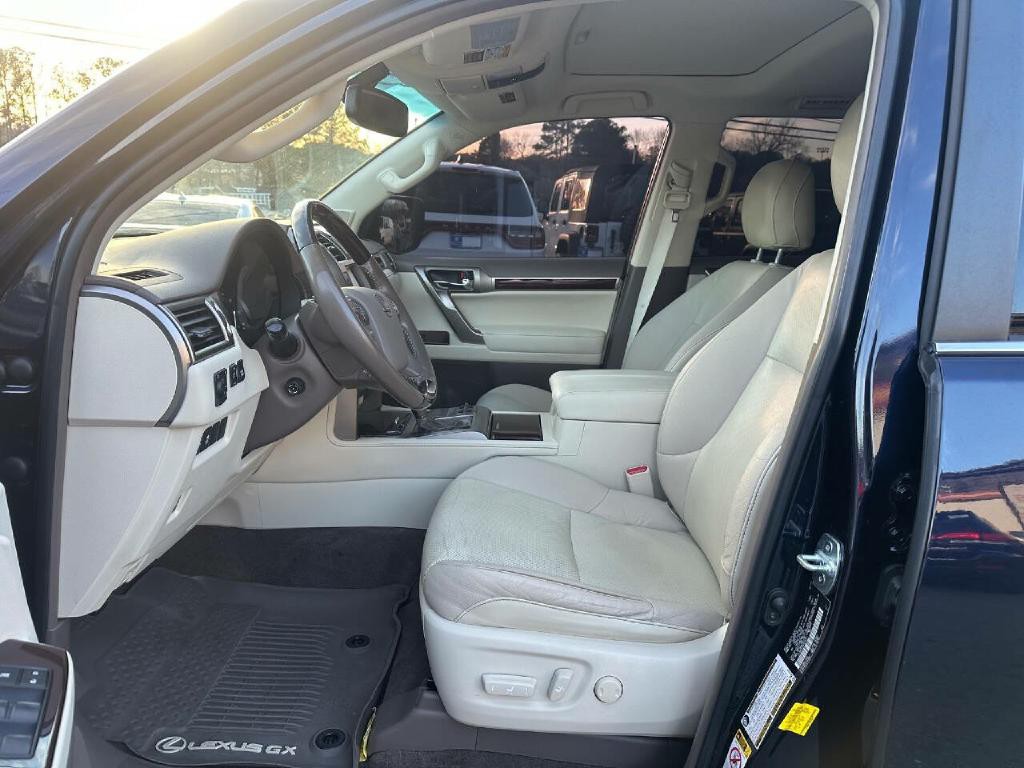 2019 Lexus GX 460 Image 17