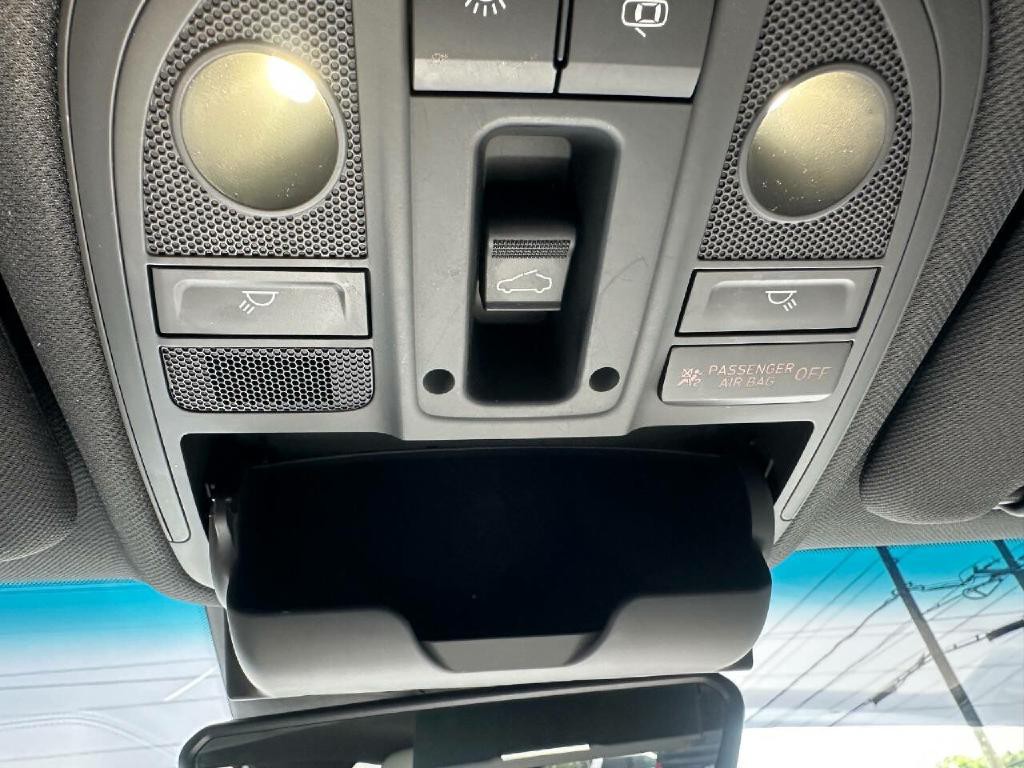 2022 Genesis G70 Image 27