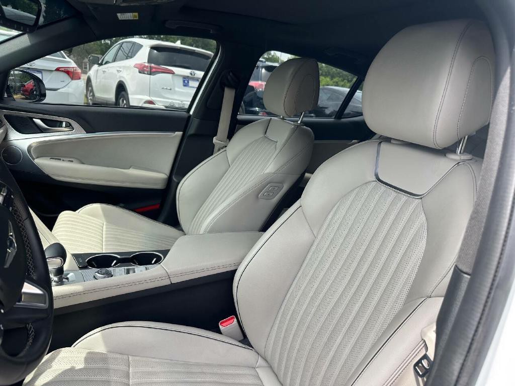 2022 Genesis G70 Image 28
