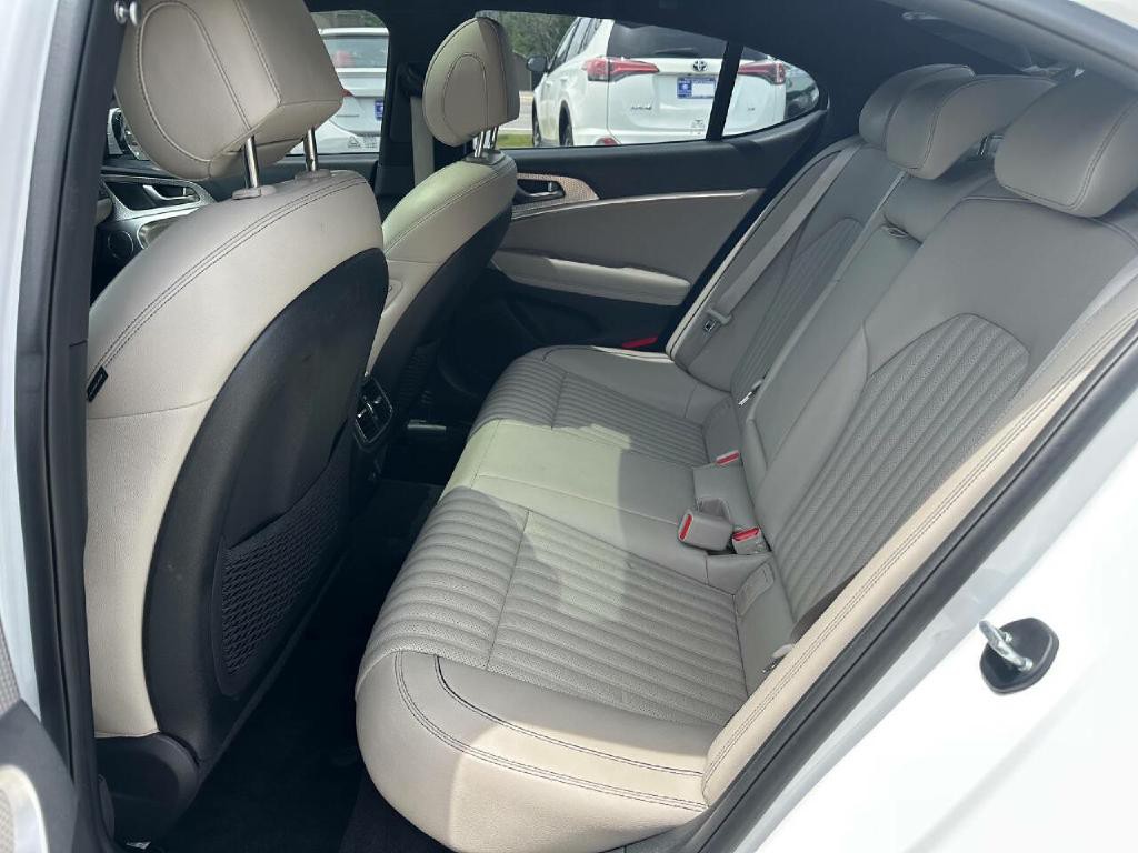 2022 Genesis G70 Image 32