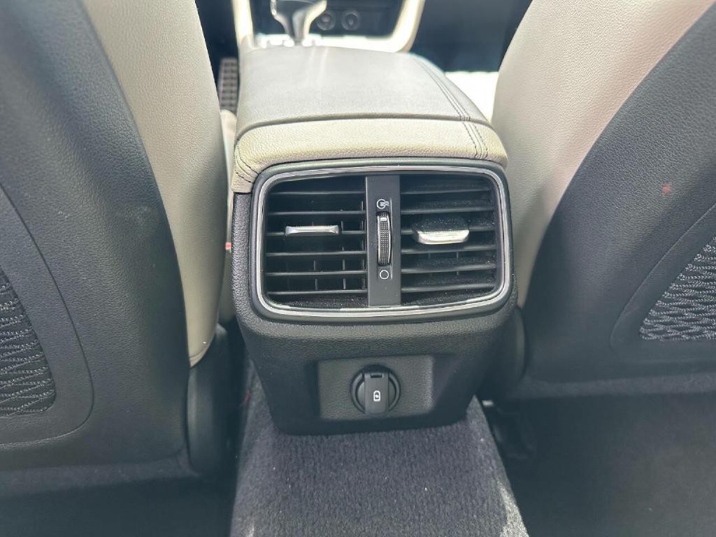 2022 Genesis G70 Image 36