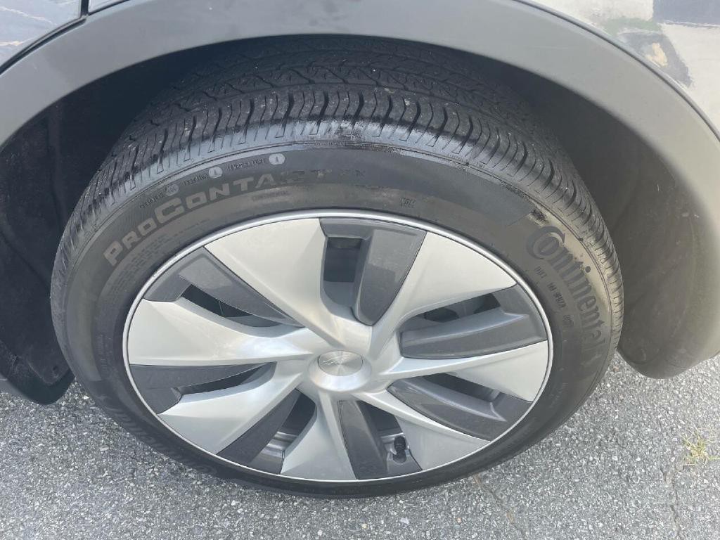 2023 Tesla Model Y Image 11