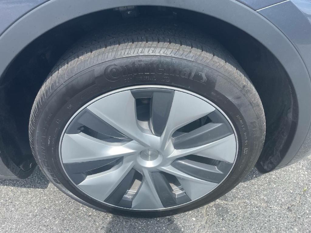 2023 Tesla Model Y Image 13