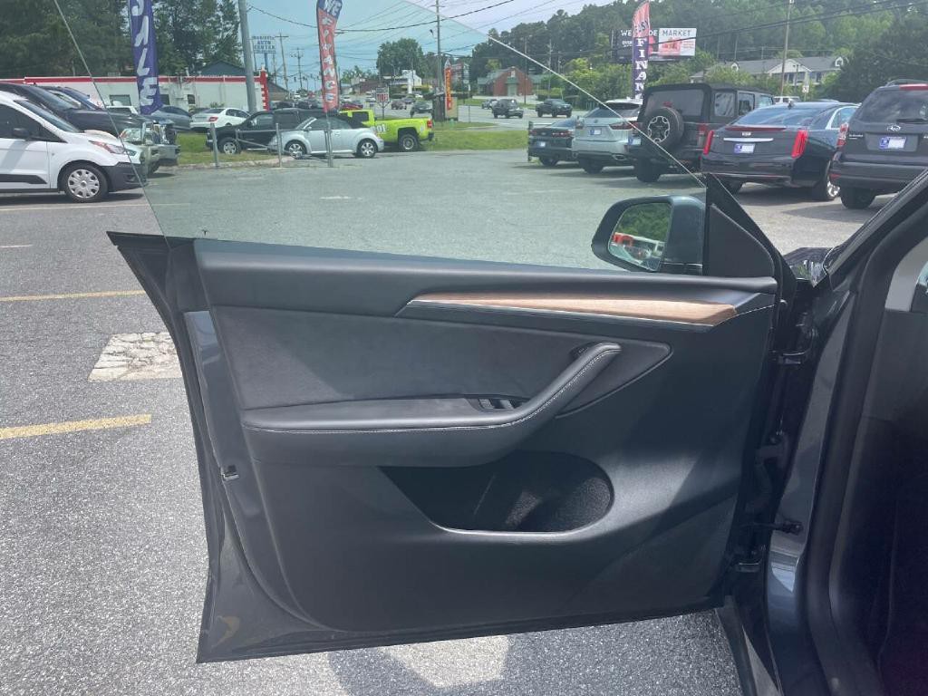 2023 Tesla Model Y Image 14