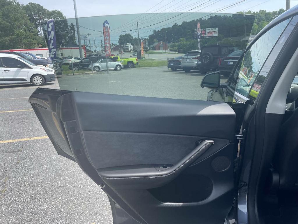 2023 Tesla Model Y Image 19