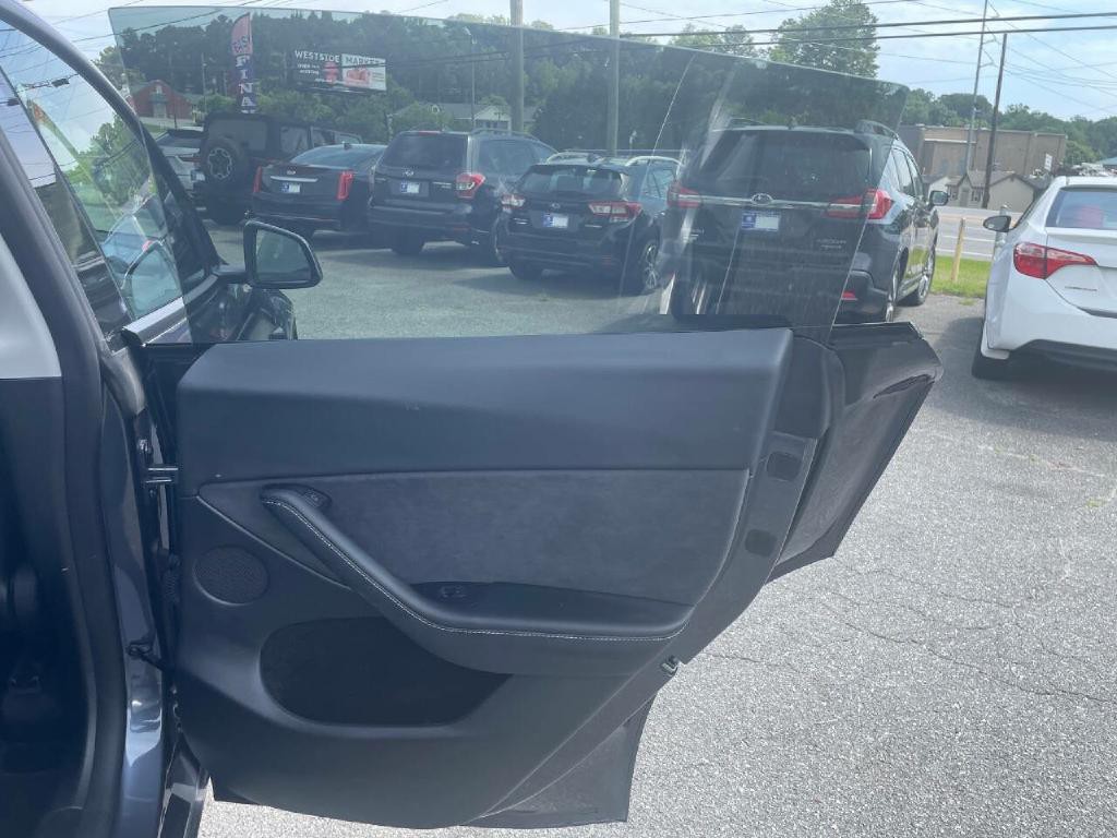 2023 Tesla Model Y Image 26