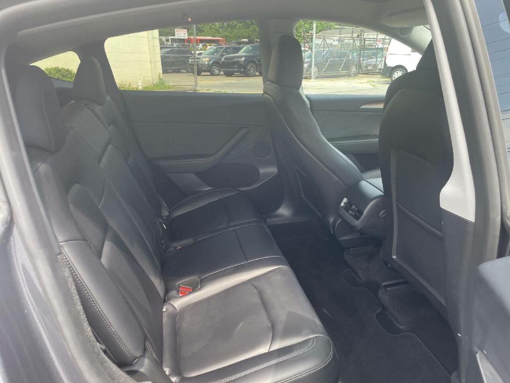 2023 Tesla Model Y Image 27