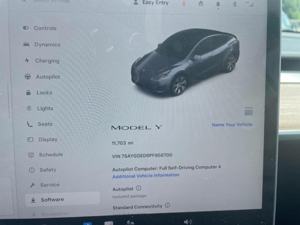 2023 Tesla Model Y Image 40