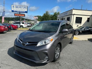 Image for 2018 Toyota Sienna XLE 8 Passenger Mini ID: 6660073