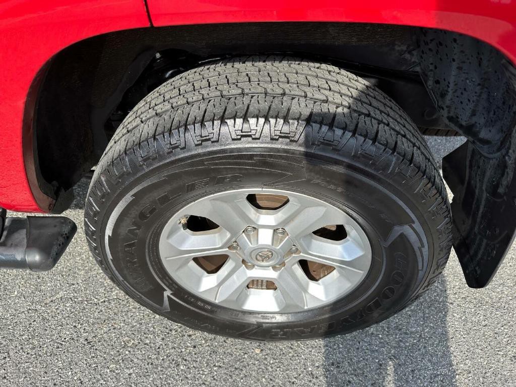 2017 Toyota 4Runner Image 16