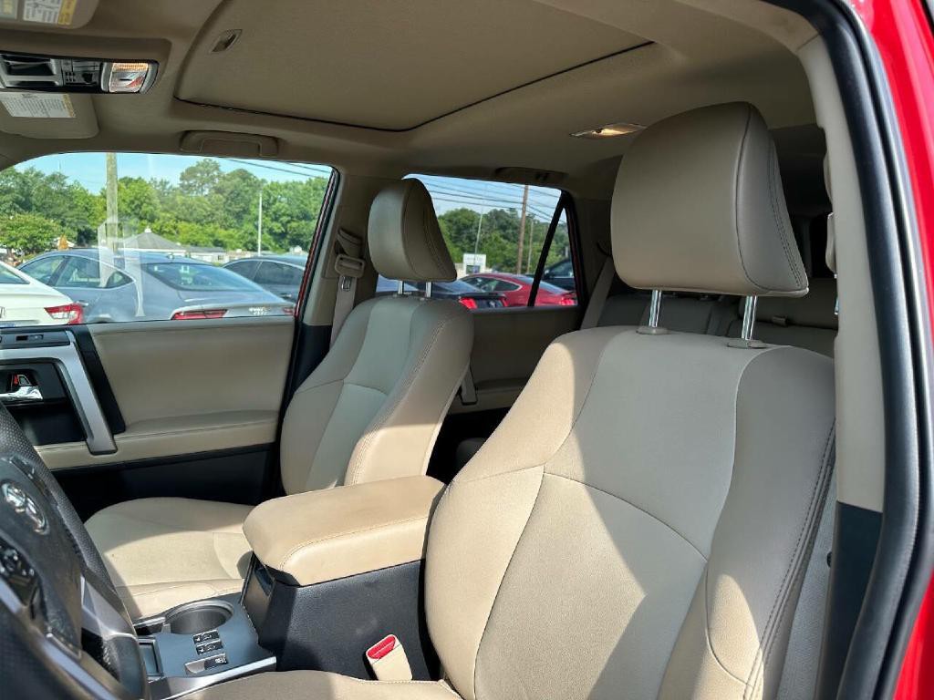 2017 Toyota 4Runner Image 30
