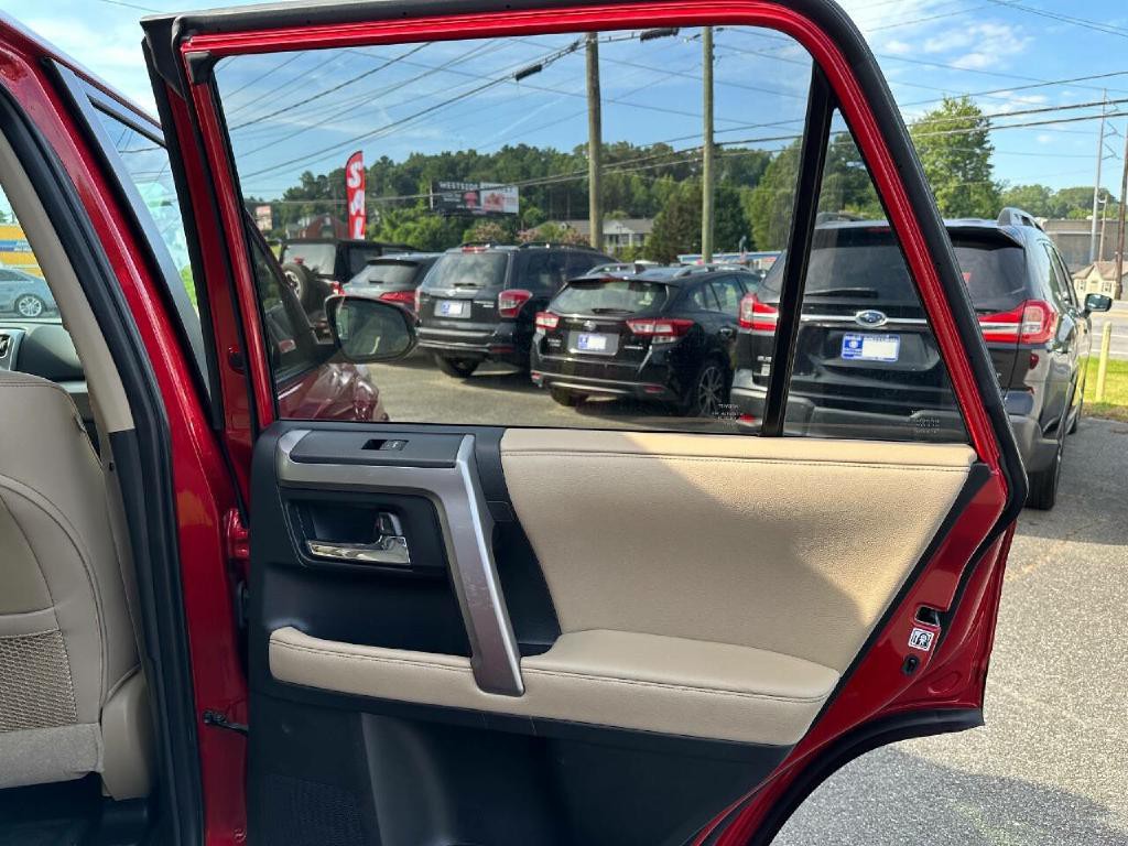 2017 Toyota 4Runner Image 40