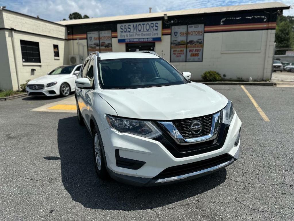 2019 Nissan Rogue Image 1