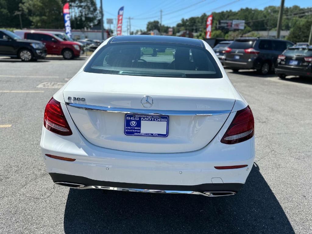 2017 Mercedes-Benz E-Class Image 7