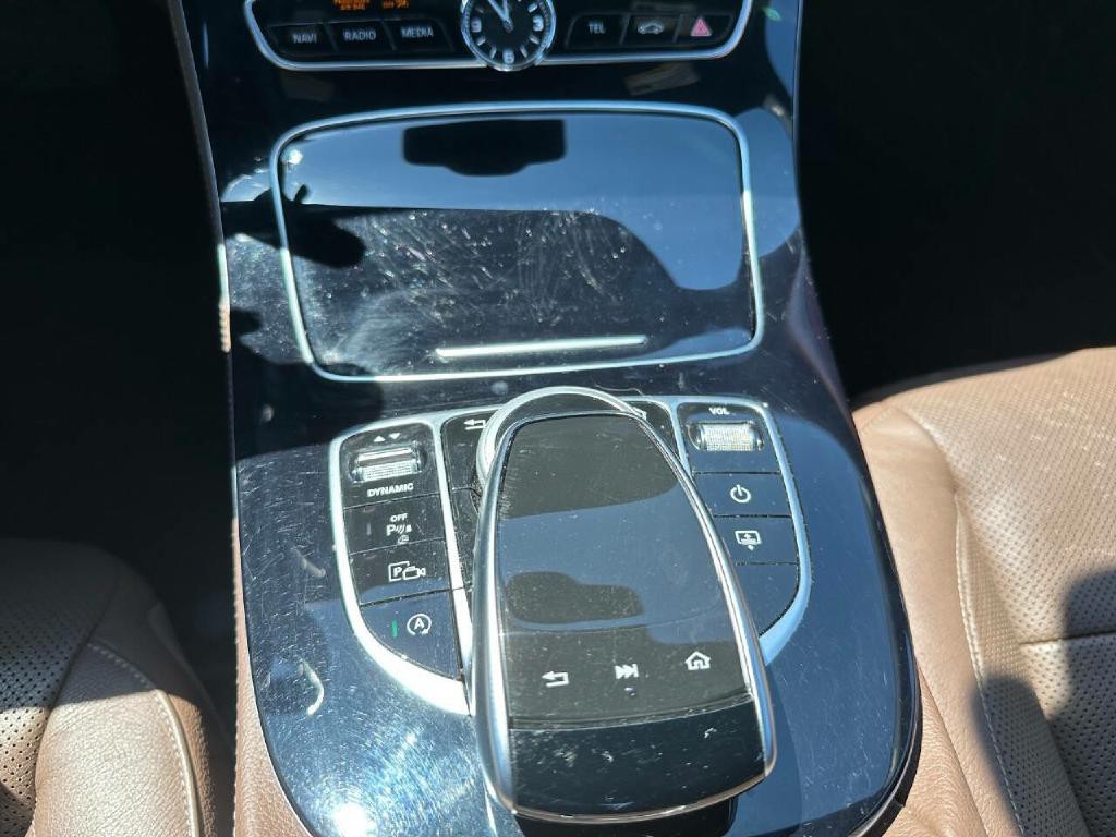 2017 Mercedes-Benz E-Class Image 26