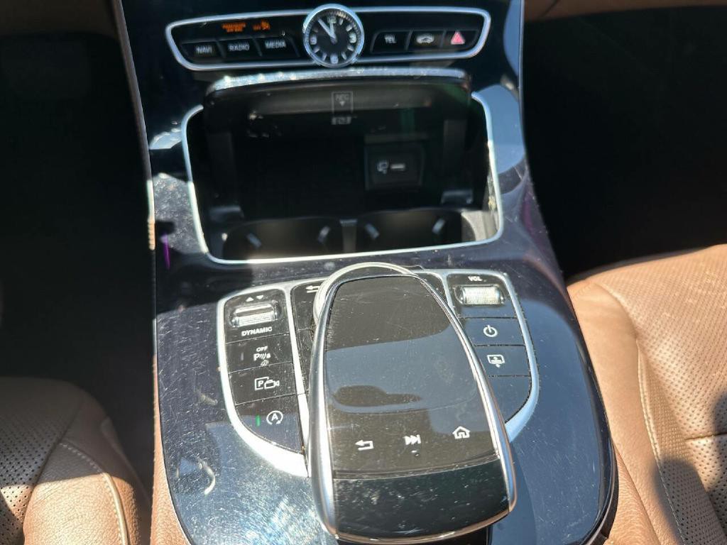 2017 Mercedes-Benz E-Class Image 27