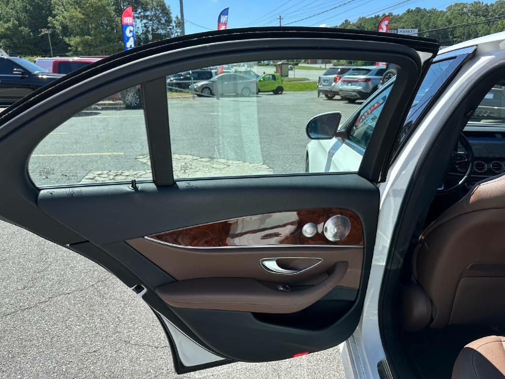2017 Mercedes-Benz E-Class Image 36