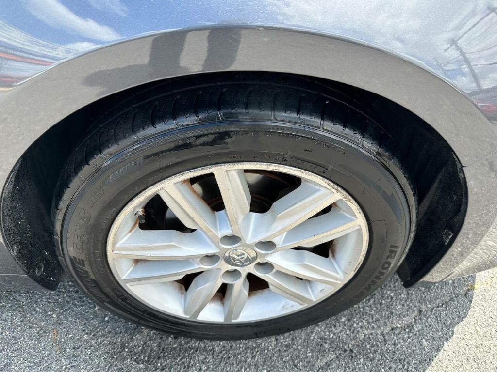 2015 Toyota Avalon Image 16