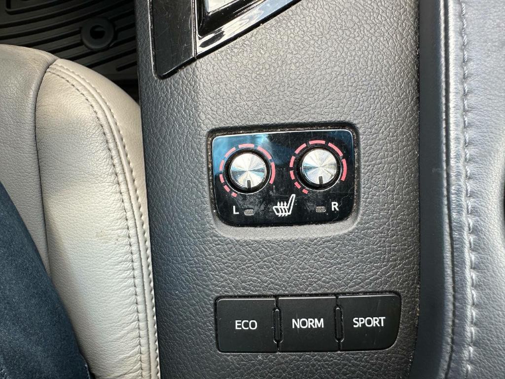 2015 Toyota Avalon Image 26