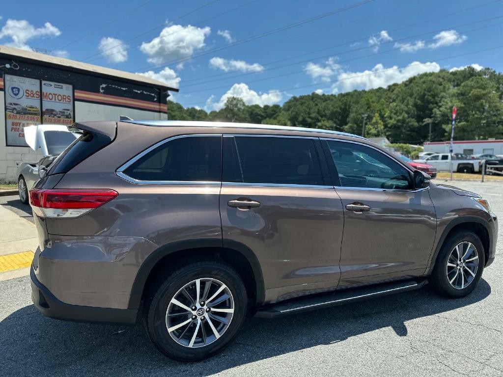 2018 Toyota Highlander Image 9