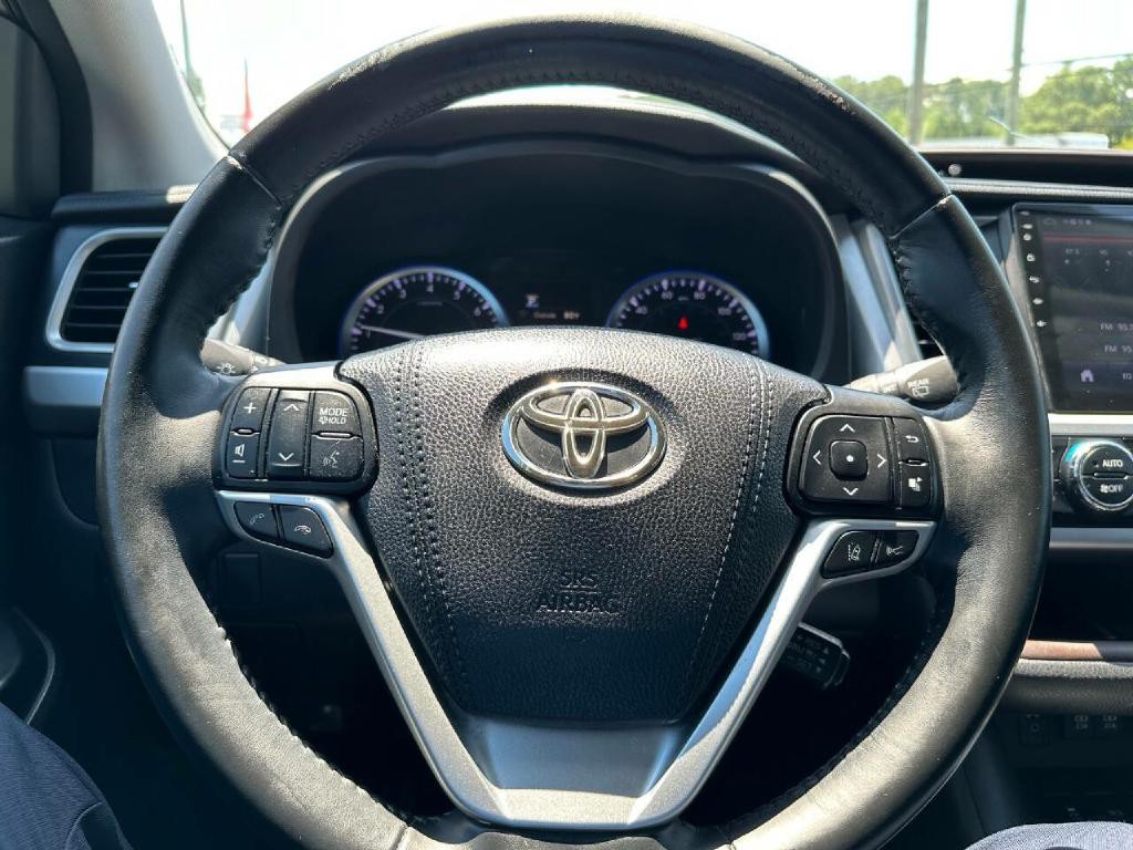 2018 Toyota Highlander Image 17