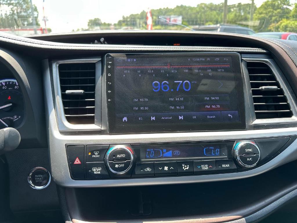 2018 Toyota Highlander Image 19