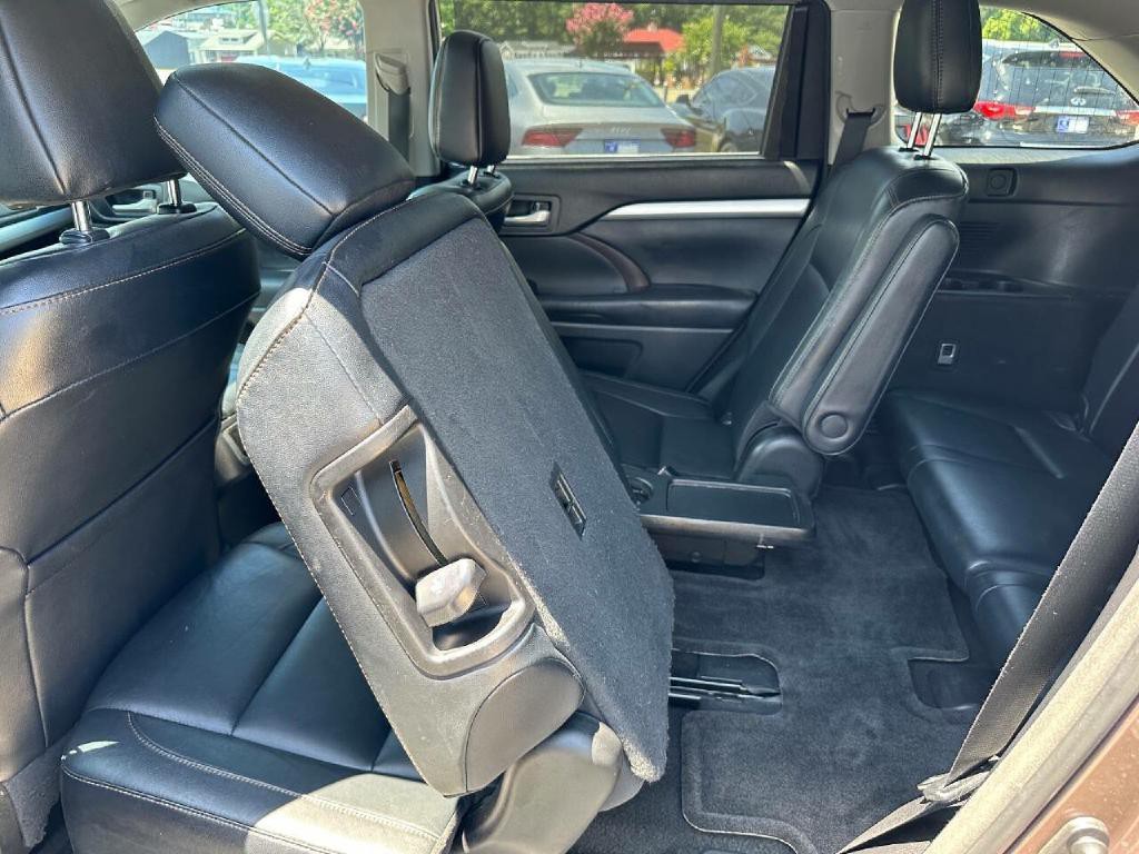 2018 Toyota Highlander Image 38