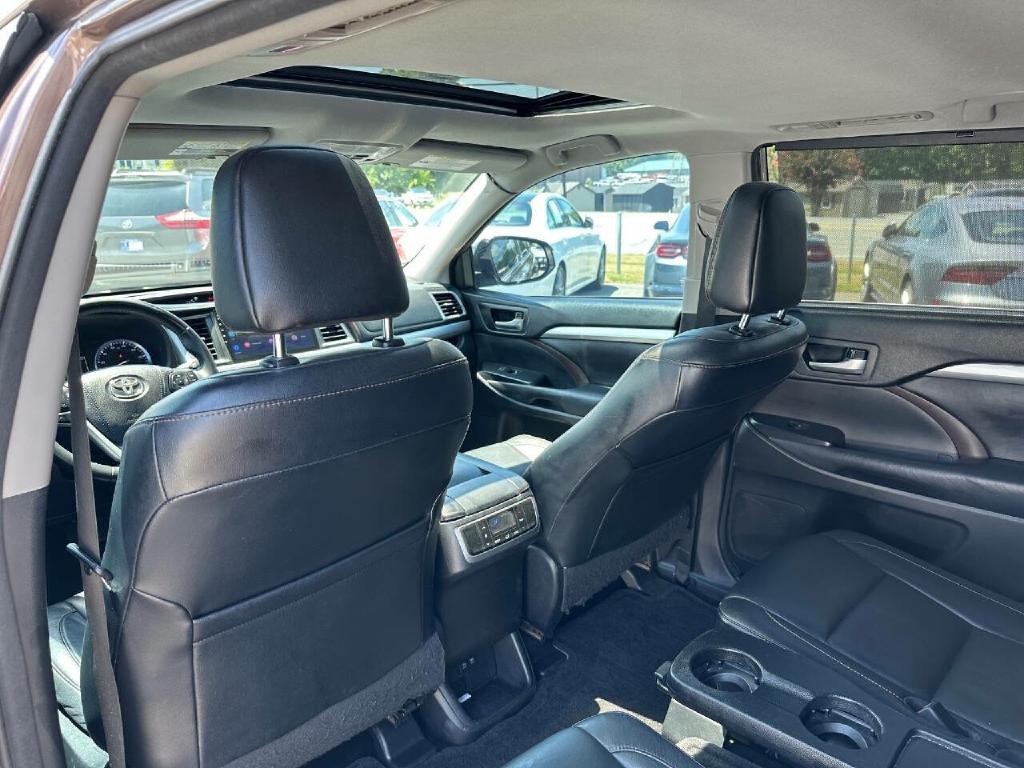 2018 Toyota Highlander Image 39