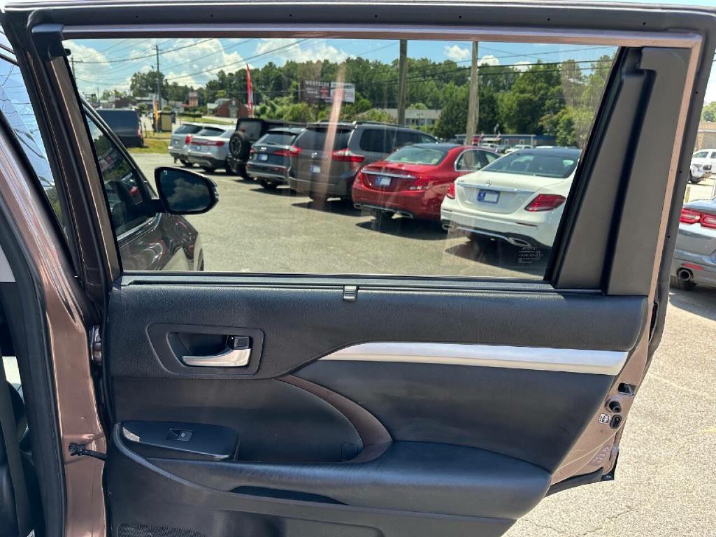 2018 Toyota Highlander Image 42