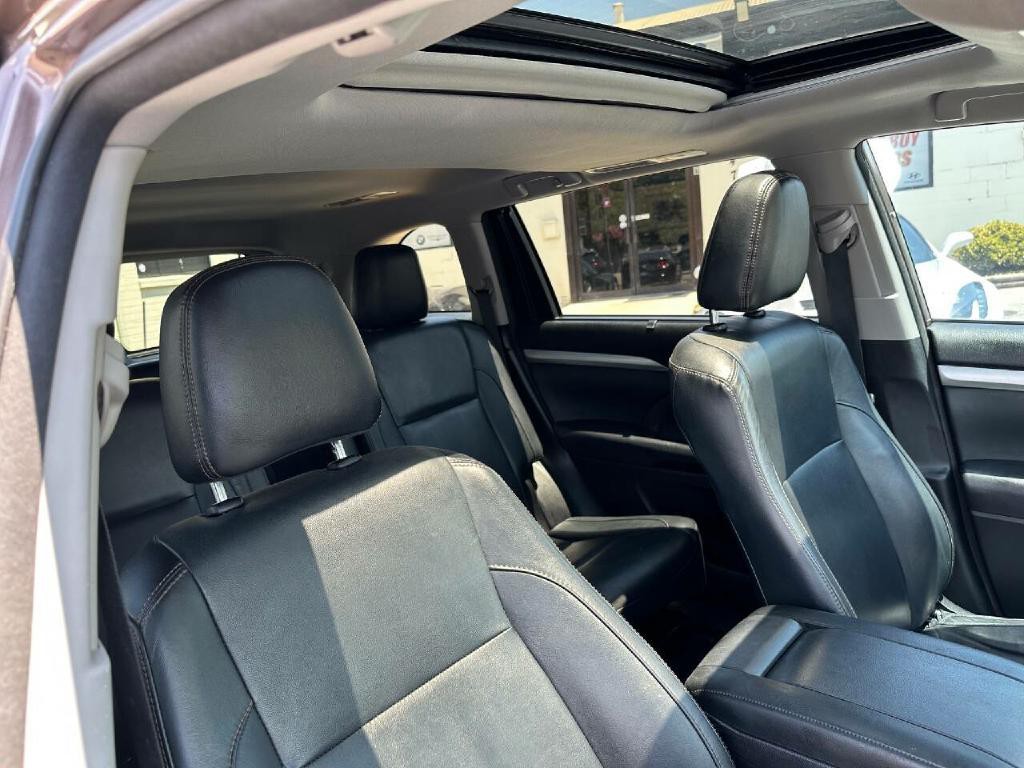 2018 Toyota Highlander Image 49