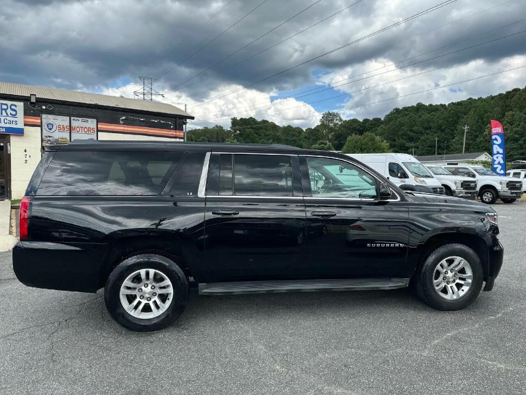 2015 Chevrolet Suburban Image 9