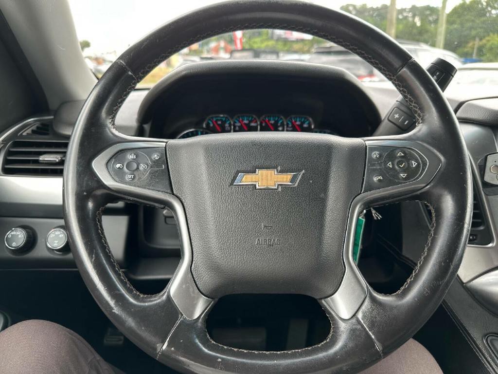 2015 Chevrolet Suburban Image 17