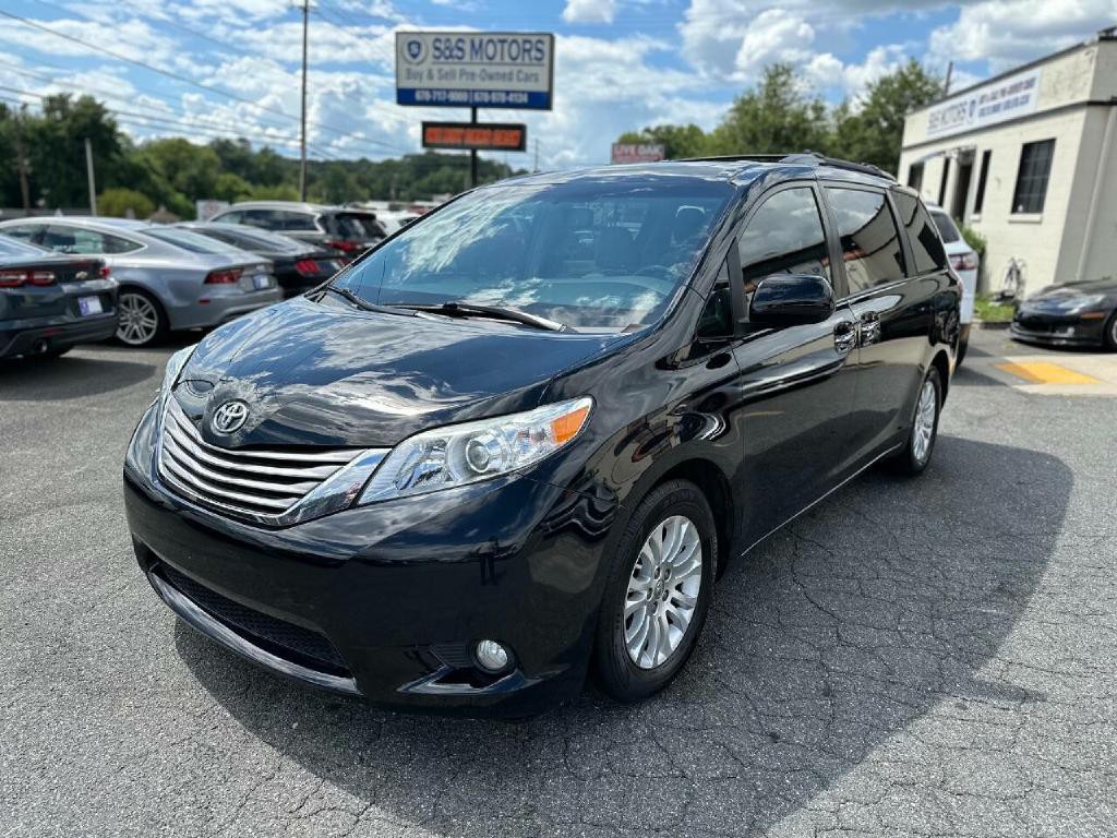 2016 Toyota Sienna Image 1