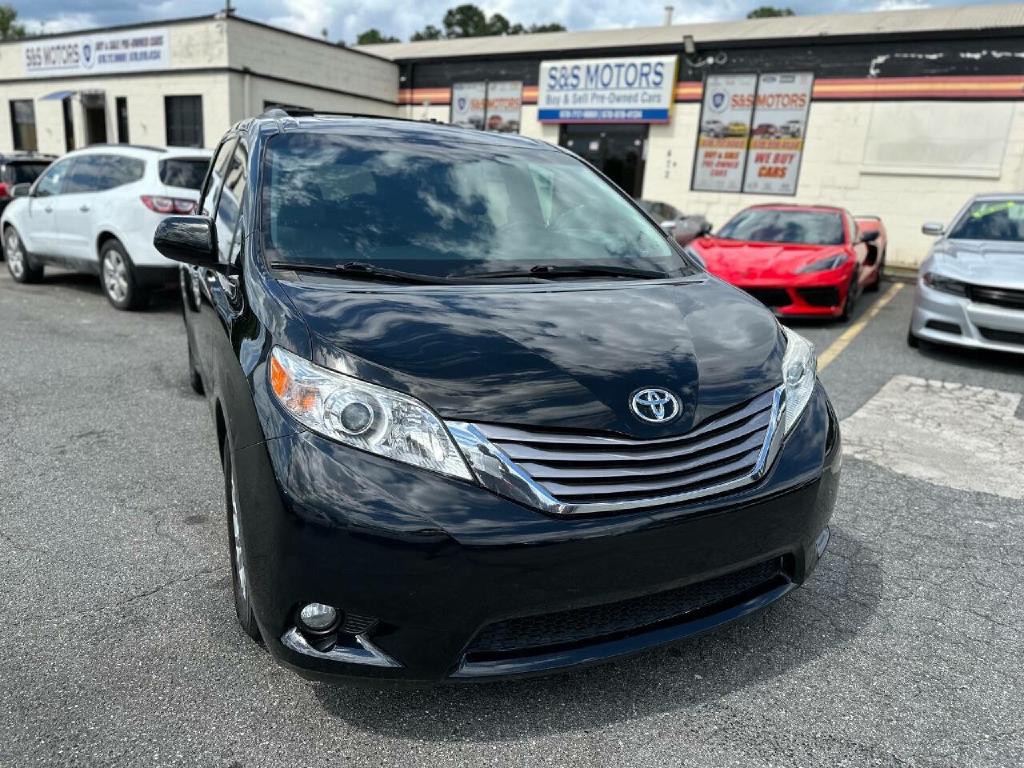 2016 Toyota Sienna Image 3